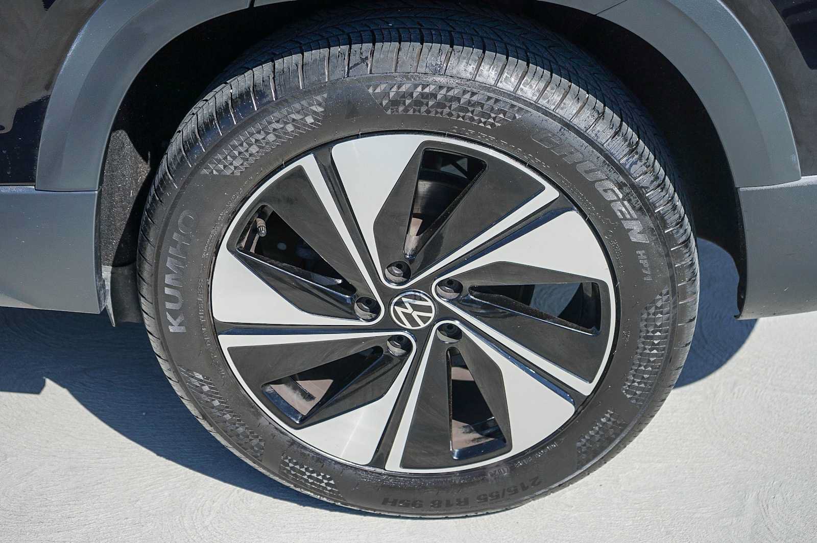 Used 2024 Volkswagen Taos SE AWD/4WD image 10