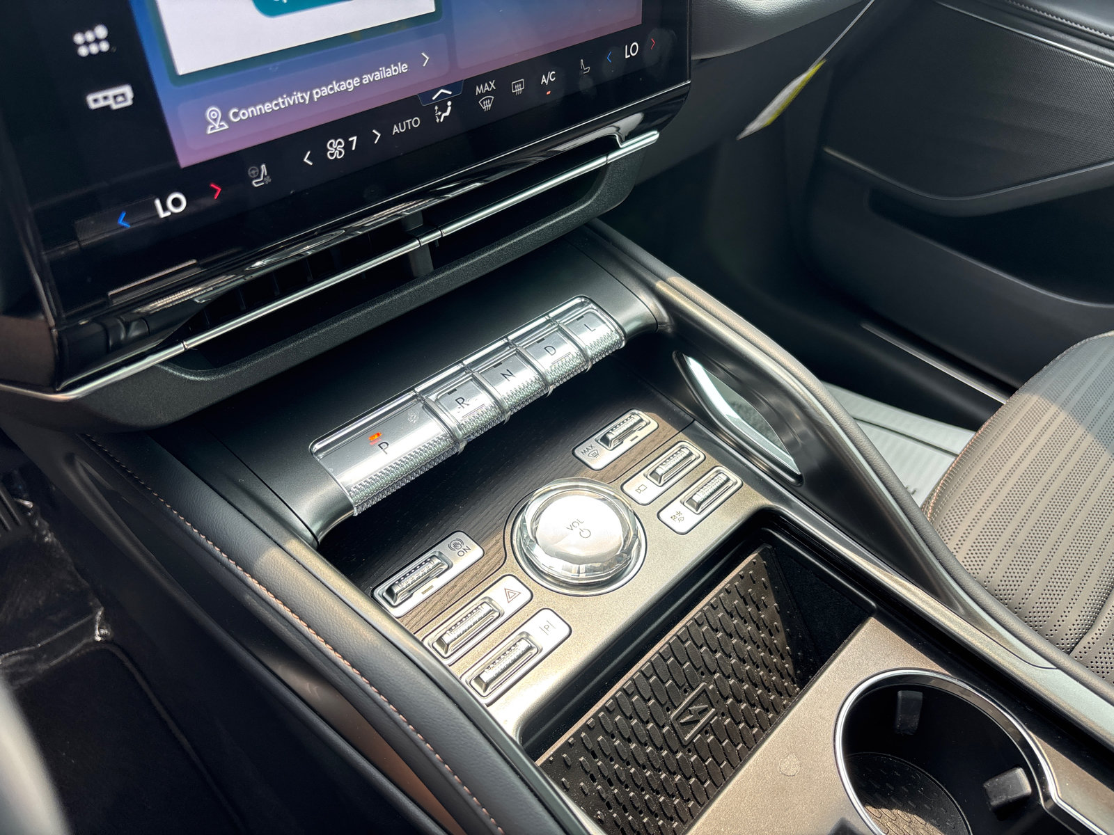 New 2026 Lincoln Nautilus Reserve w/ Jet Appearance Package AWD/4WD image 23
