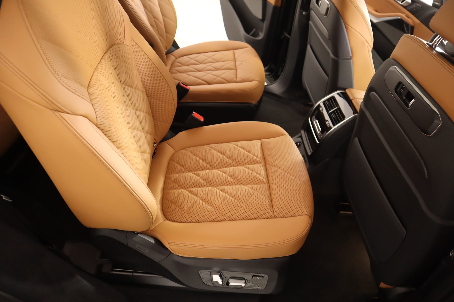 New 2026 BMW X7 xDrive40i w/ M Sport Package image 15