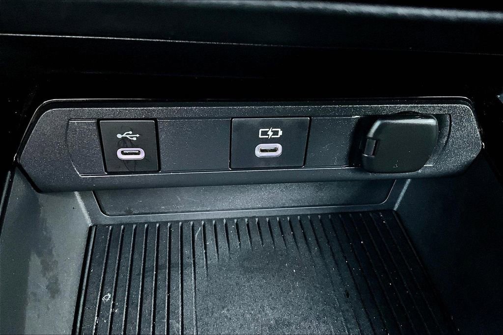 Used 2024 Toyota Prius XLE image 16