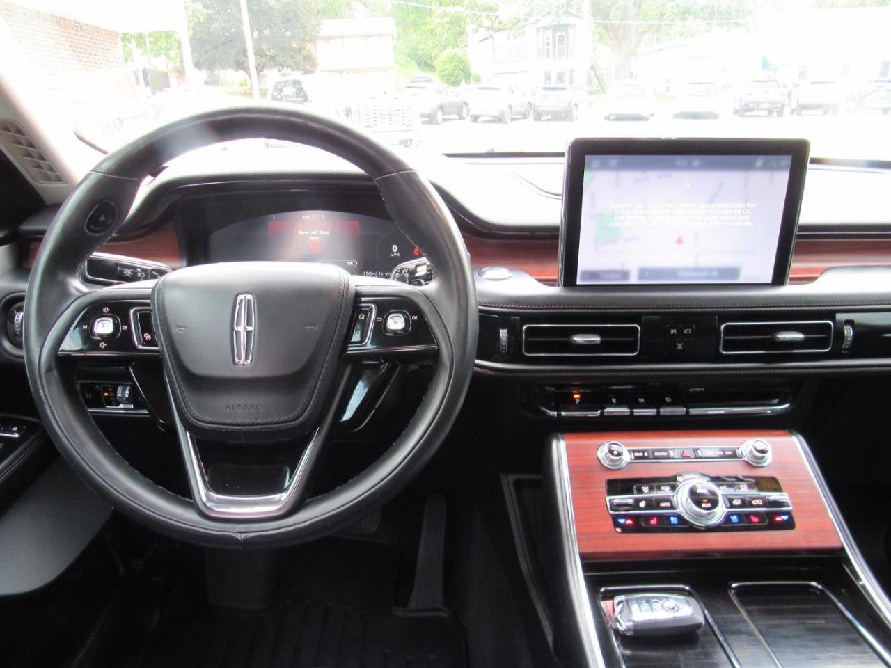 Used 2023 Lincoln Aviator Reserve w/ Equipment Group 201A AWD/4WD image 5