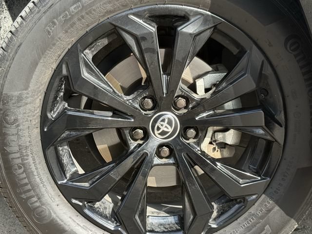Used 2022 Toyota RAV4 SE AWD/4WD image 10