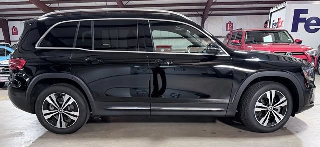 Used 2025 Mercedes-Benz GLB 250 image 2