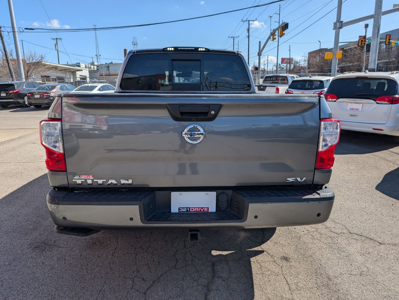 Used 2020 Nissan Titan SV w/ SV Convenience Package image 7