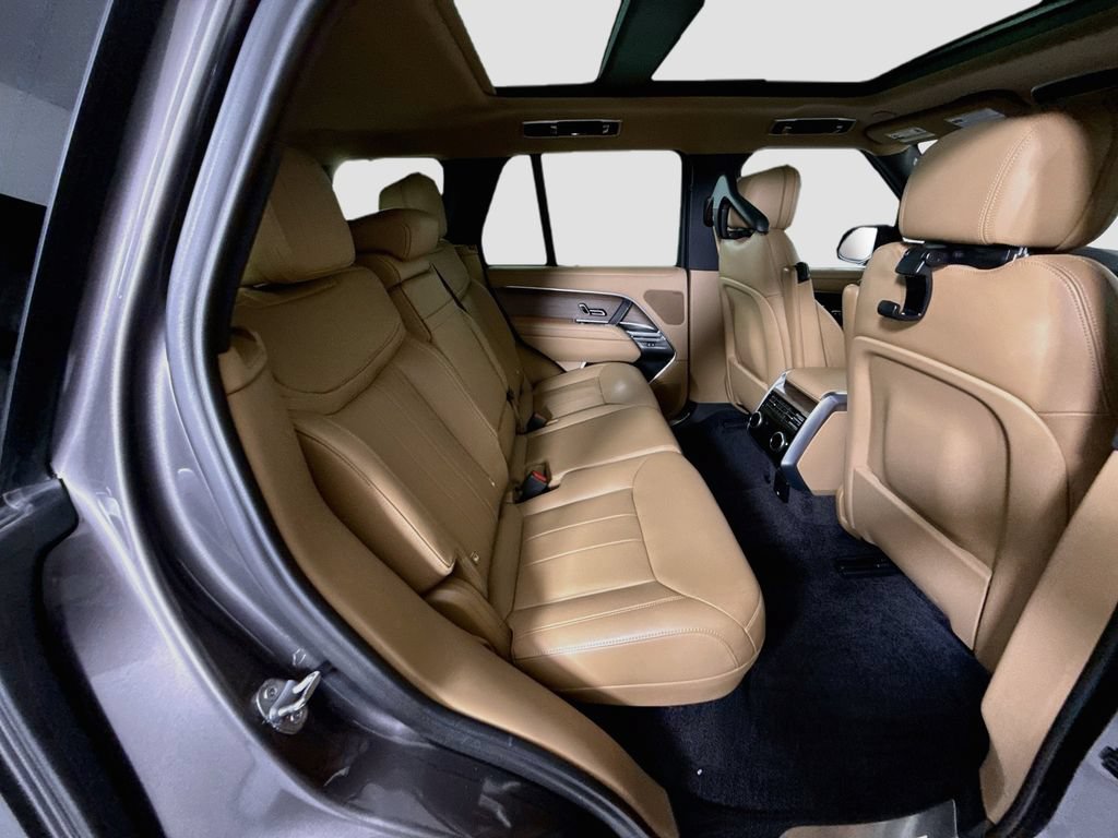 Used 2025 Land Rover Range Rover SE AWD/4WD image 22