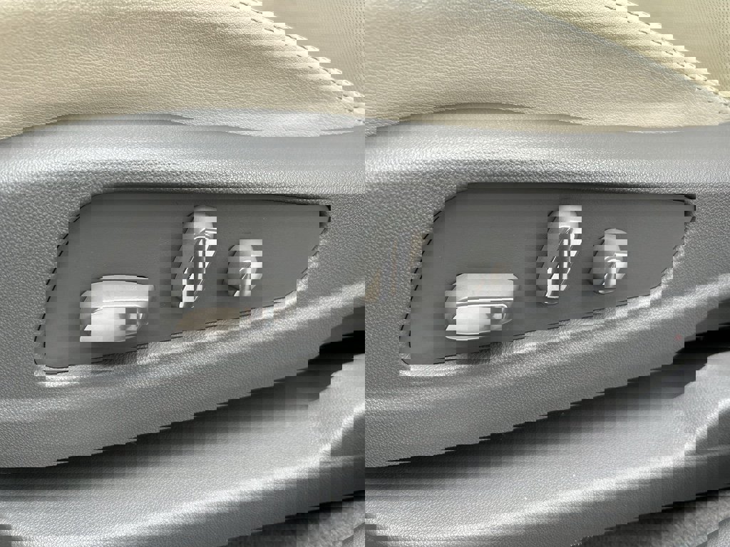 Certified 2023 Cadillac XT5 Premium Luxury image 19