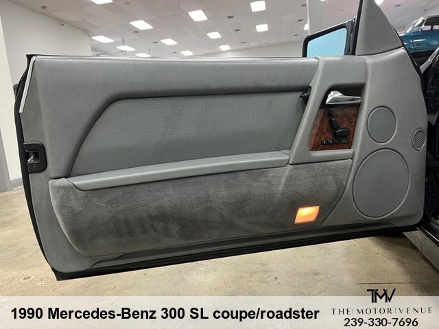 Used 1990 Mercedes-Benz 300 SL image 29