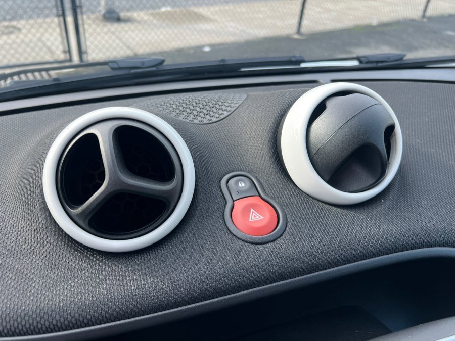 Used 2019 smart fortwo electric drive image 26