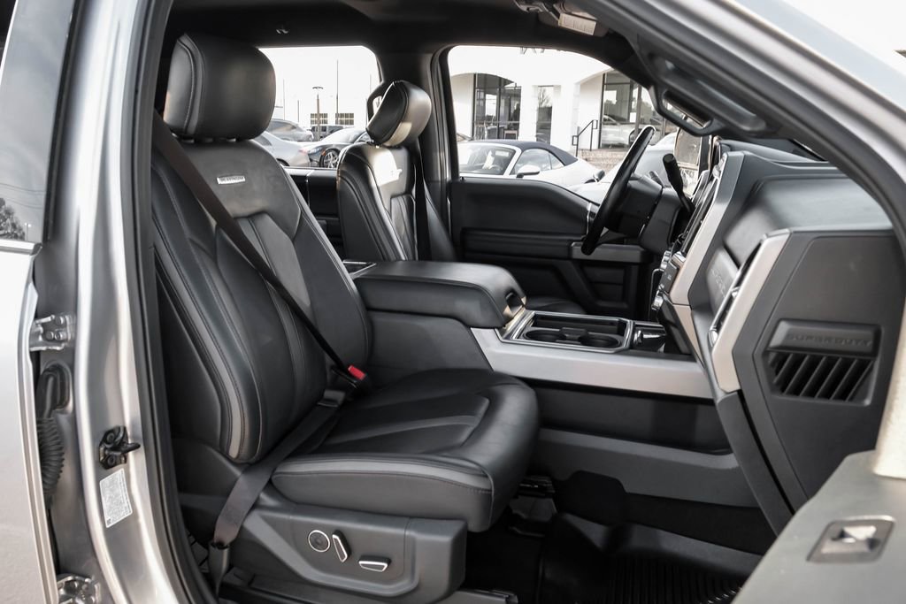 Used 2022 Ford F350 Platinum w/ FX4 Off-Road Package image 38