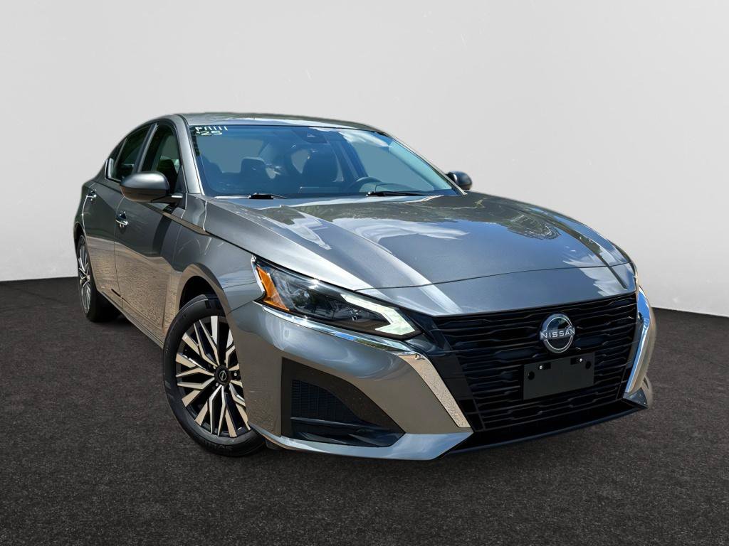 Used 2025 Nissan Altima 2.5 SV