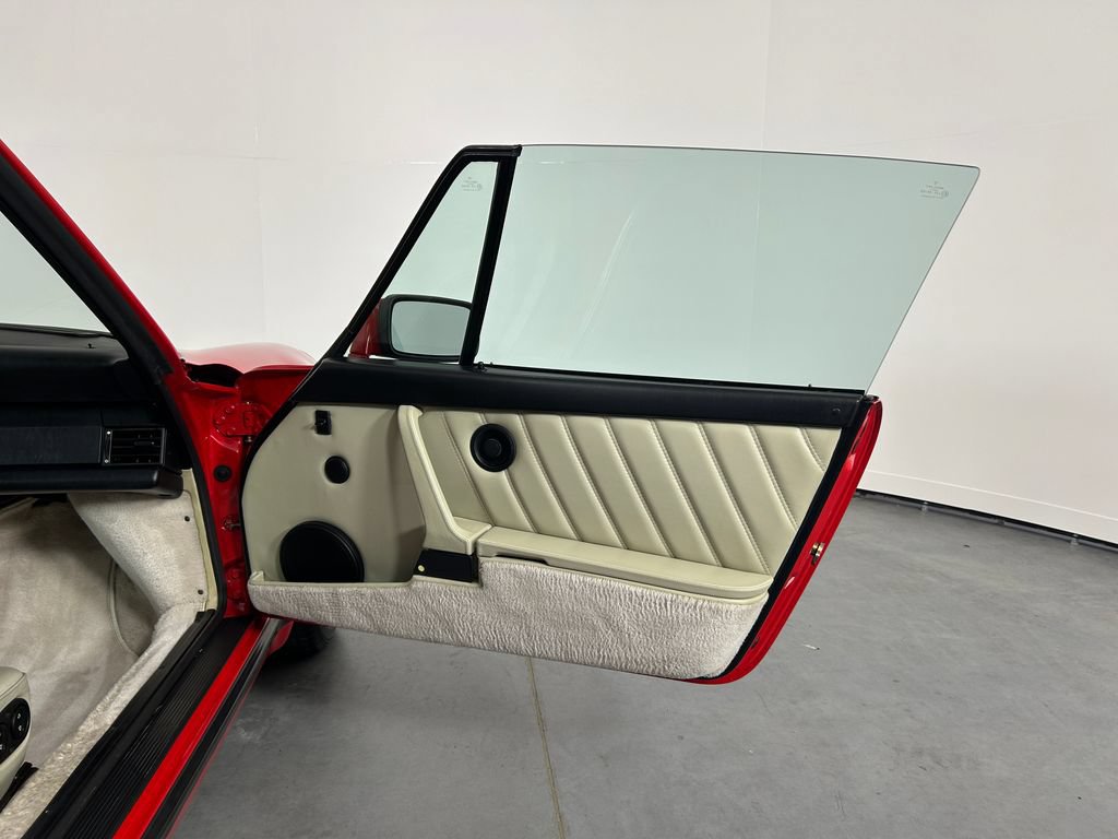 Used 1987 Porsche 911 Carrera RWD image 25