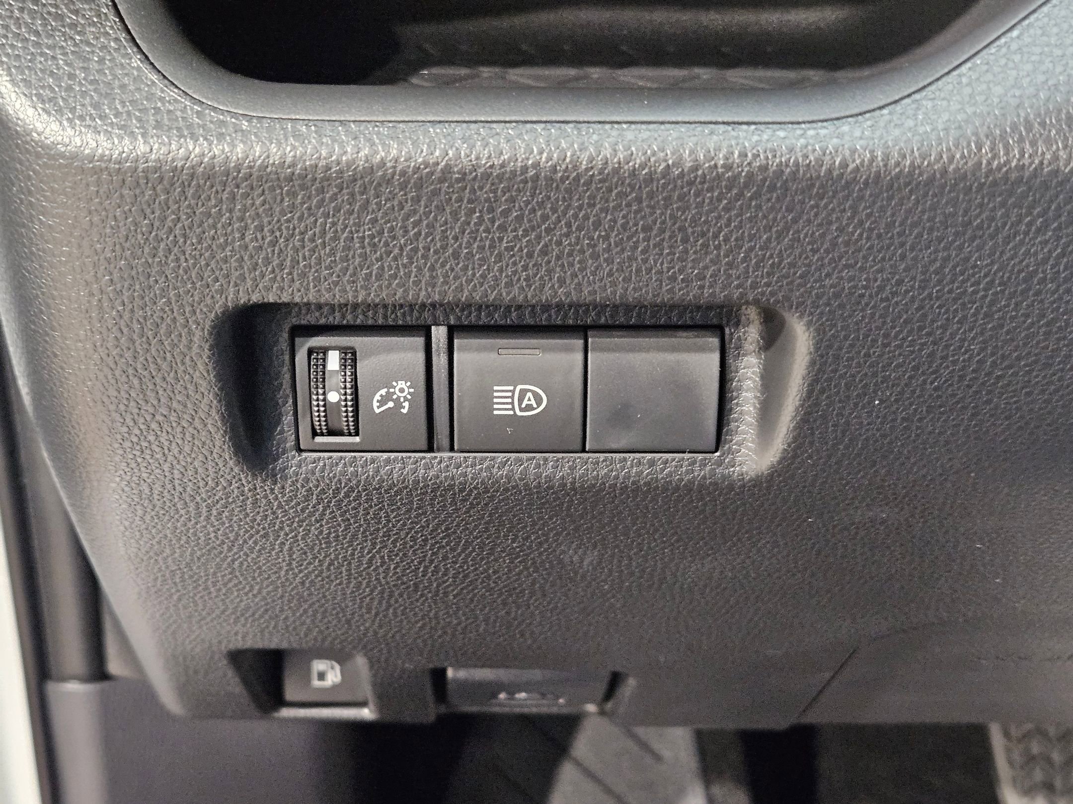 New 2025 Toyota RAV4 LE image 13