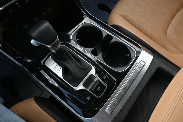 Used 2022 Kia Carnival EX FWD image 31