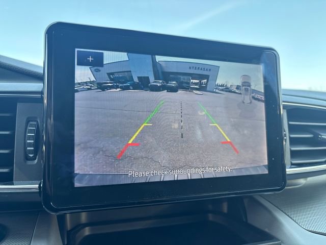 Used 2024 Ford Explorer XLT w/ Equipment Group 202A AWD/4WD image 25