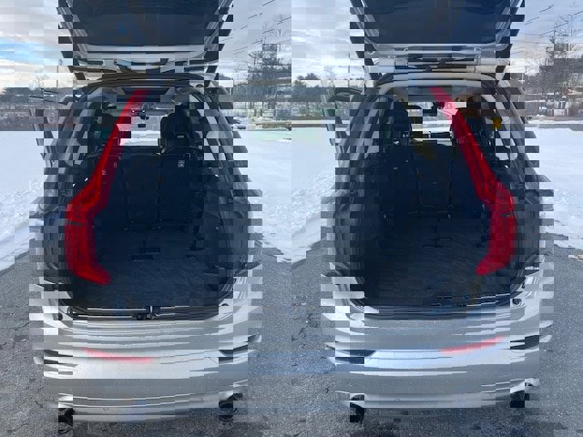 Used 2019 Volvo XC90 T5 Momentum w/ Protection Package image 8