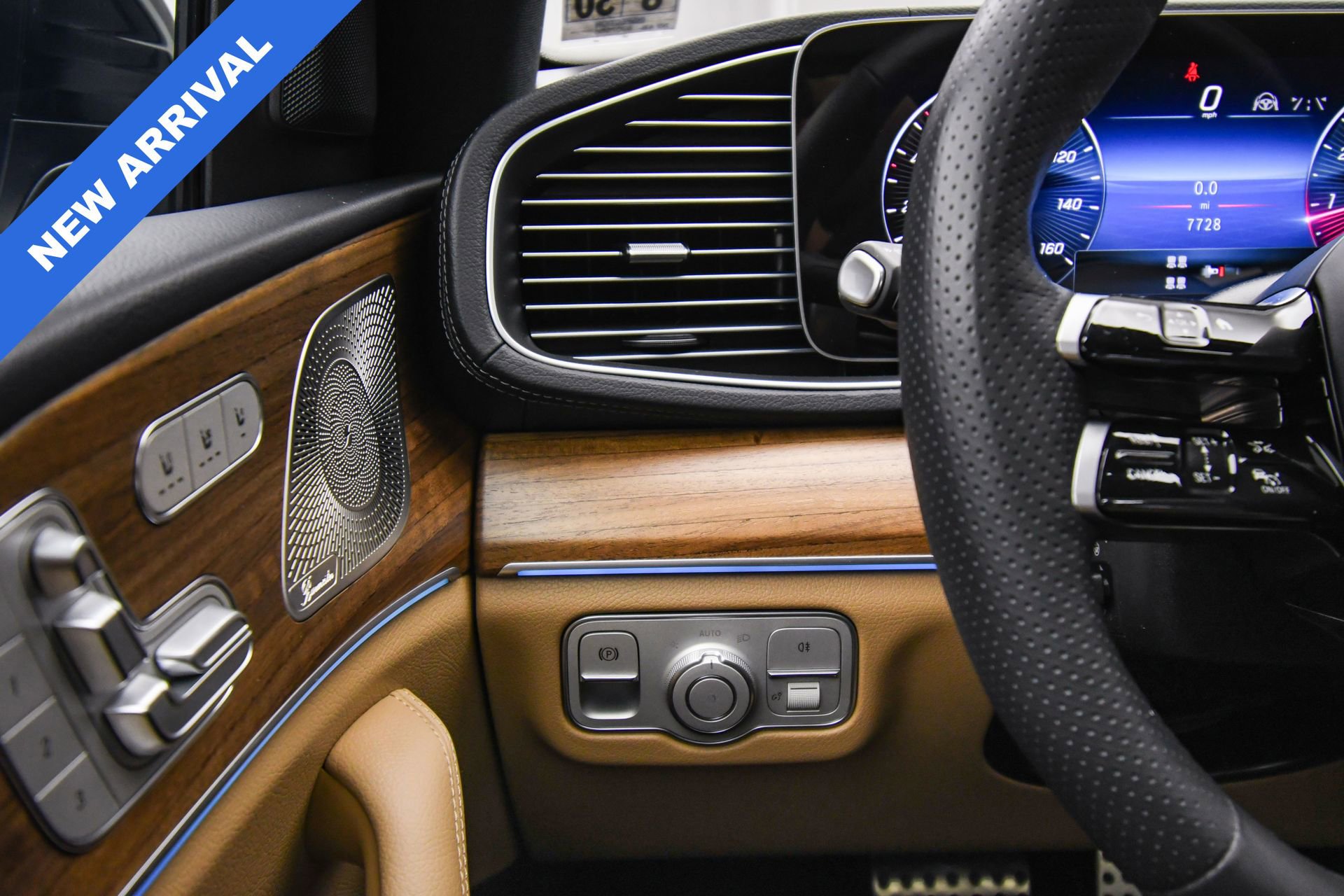 Used 2025 Mercedes-Benz GLS 450 4MATIC image 36