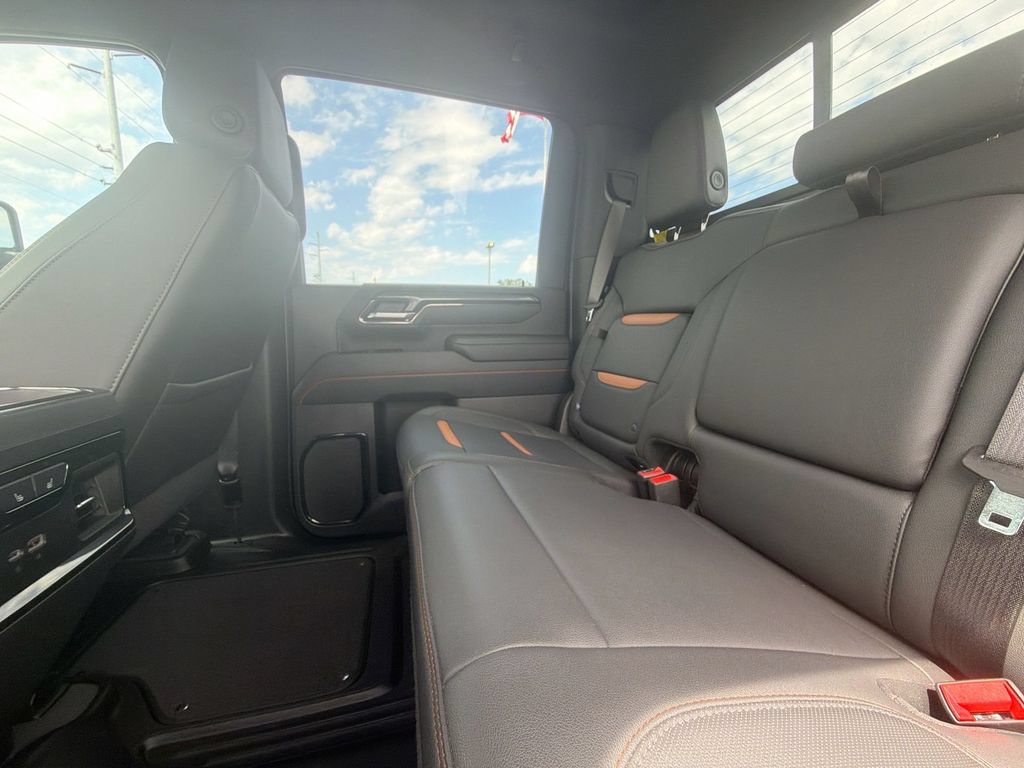 Used 2025 GMC Sierra 2500 AT4 AWD/4WD image 14