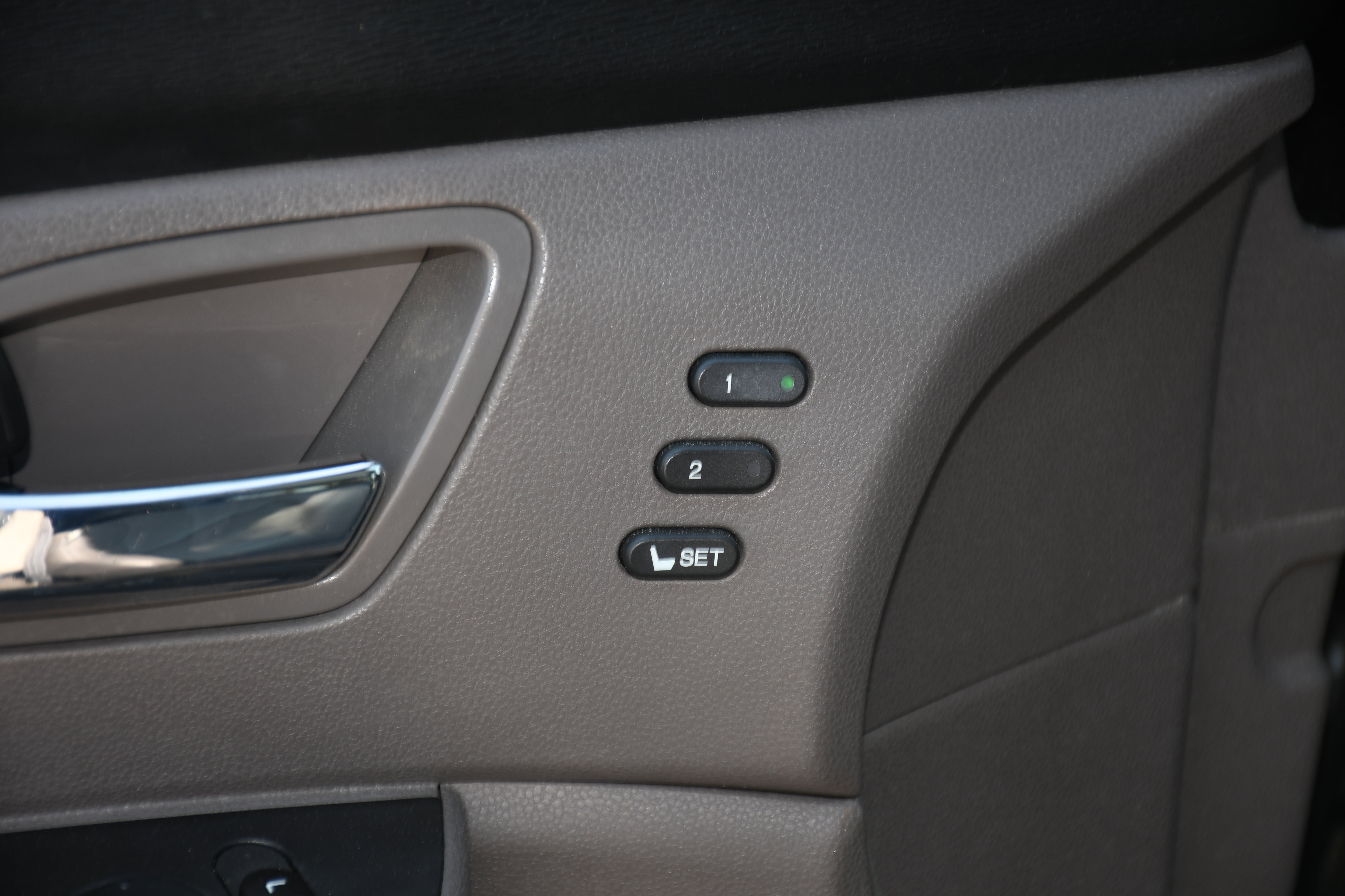 Used 2016 Honda Odyssey Touring Elite image 12