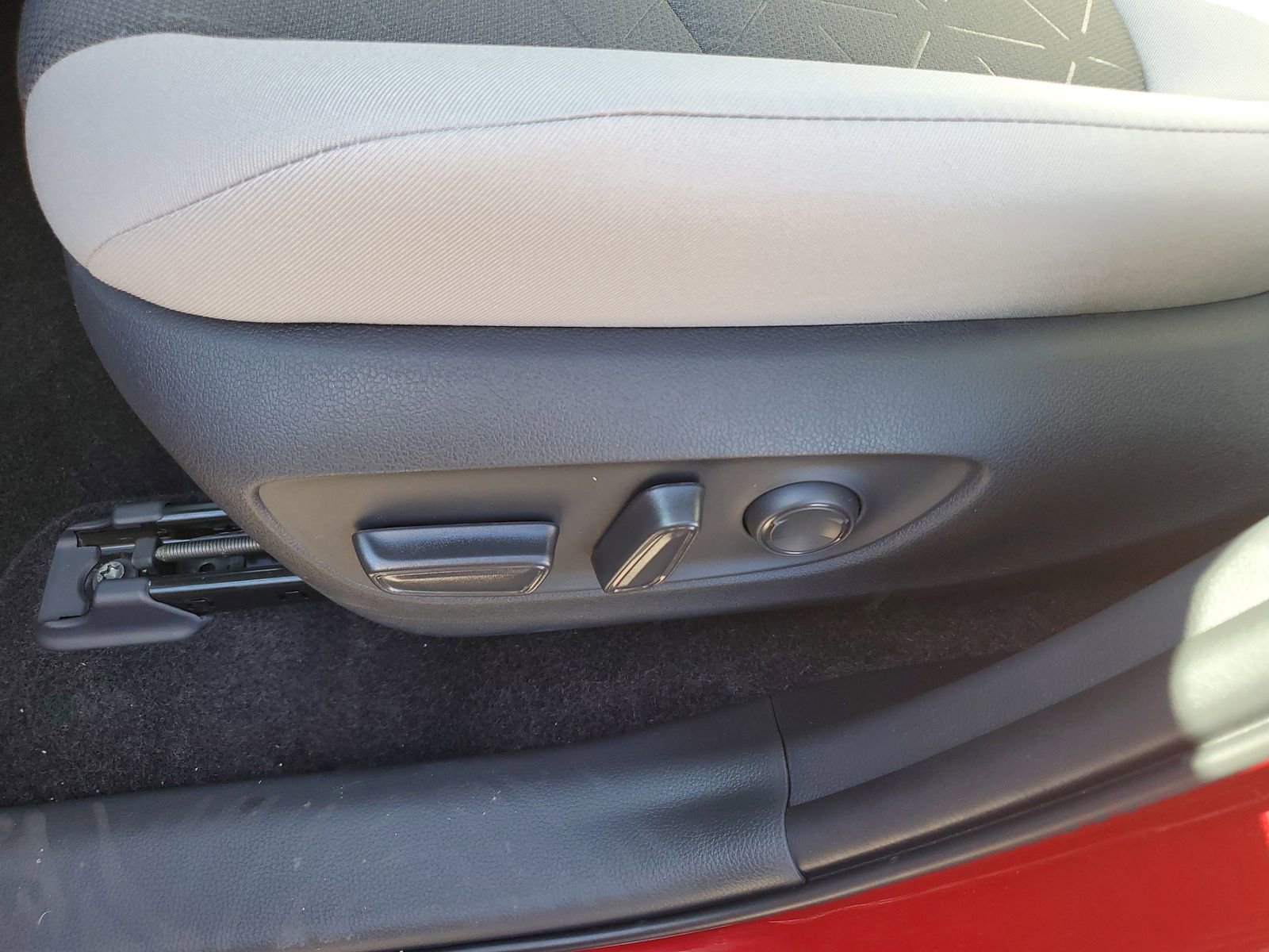 Certified 2025 Toyota RAV4 XLE w/ Convenience Package image 18