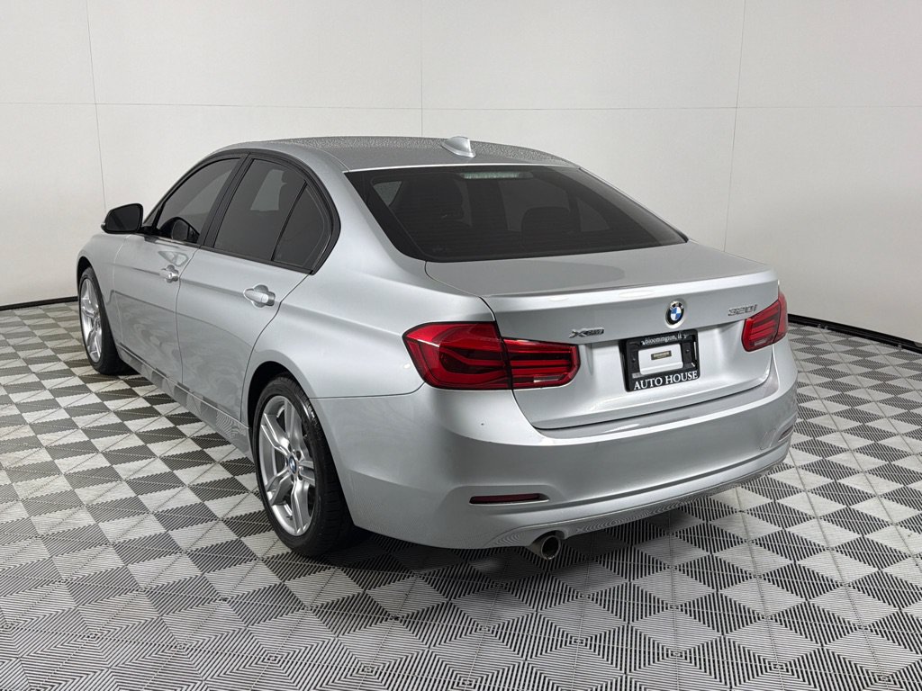Used 2018 BMW 320i xDrive Sedan AWD/4WD image 7