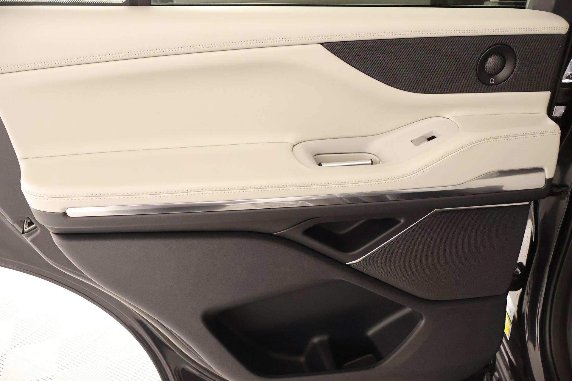 New 2026 Lincoln Navigator Premiere image 18