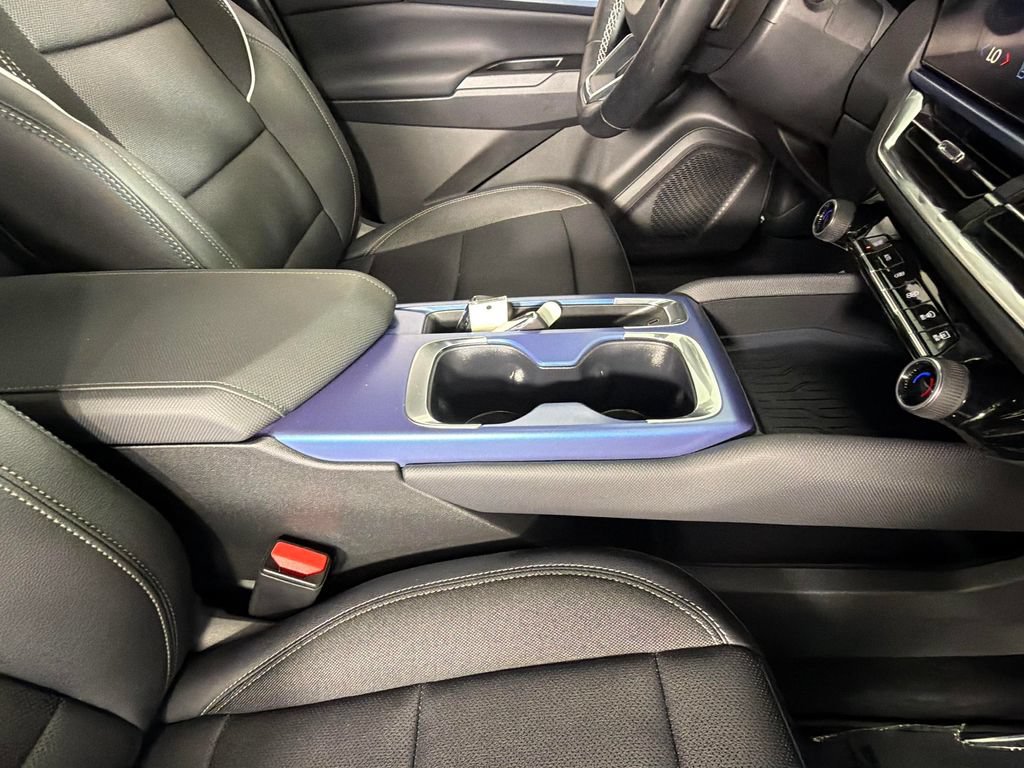 Certified 2024 Chevrolet Equinox EV LT FWD image 36