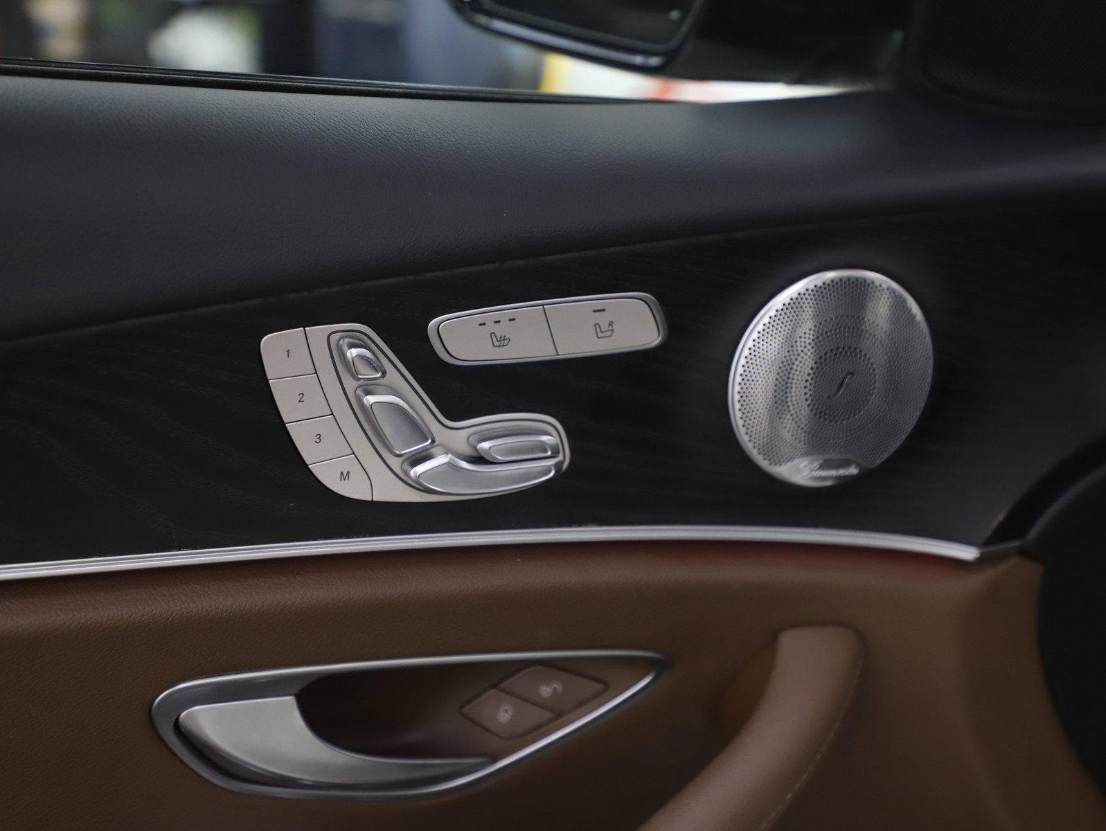 Used 2019 Mercedes-Benz E 300 4MATIC image 18