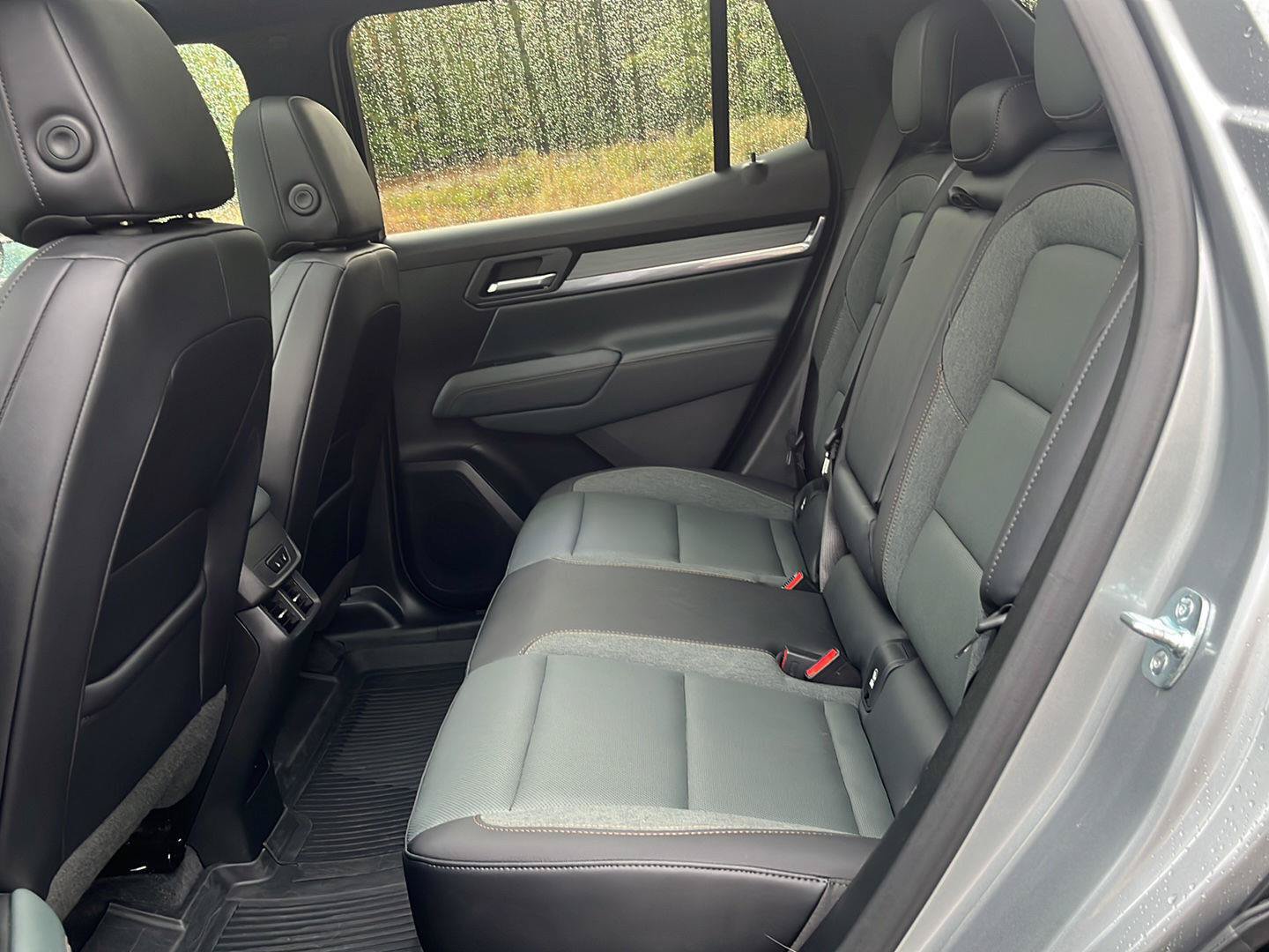 Certified 2026 GMC Terrain AT4 w/ Convenience Package III AWD/4WD image 8