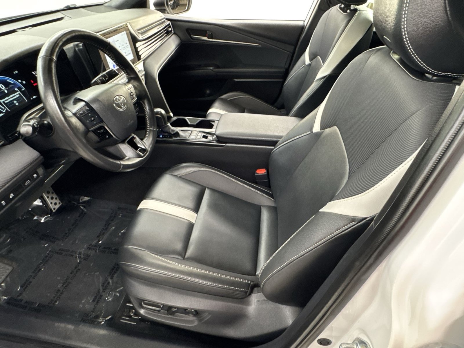 Used 2025 Toyota Camry SE w/ Convenience Package AWD/4WD image 16