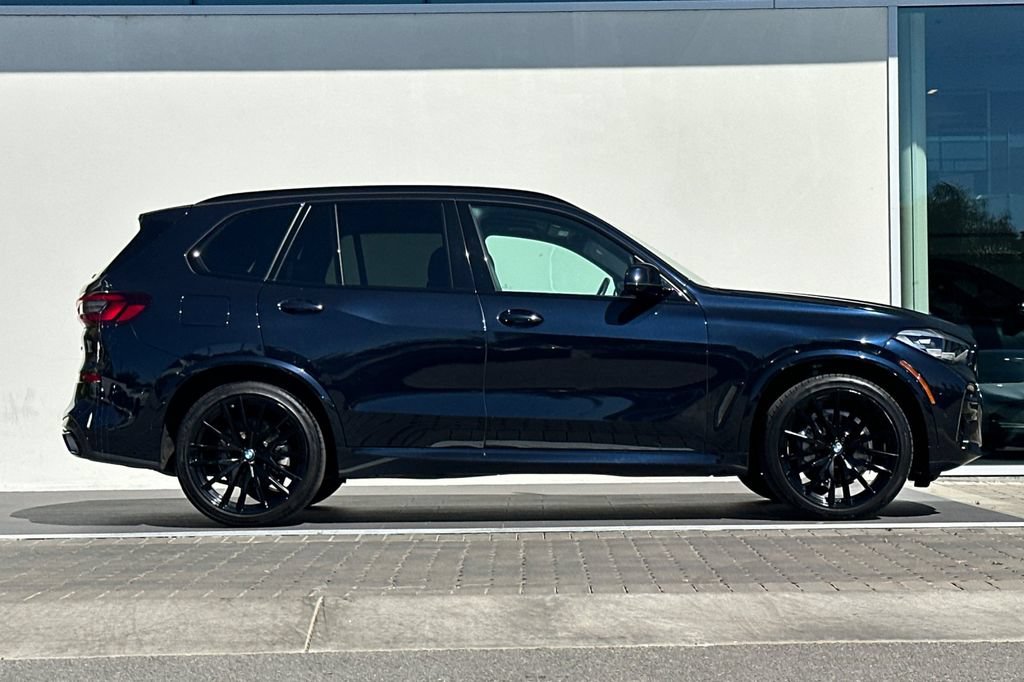 Used 2023 BMW X5 sDrive40i w/ M Sport Package RWD image 2