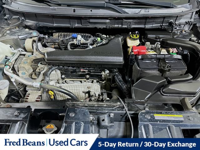 Used 2018 Nissan Rogue SV w/ Premium Package image 32