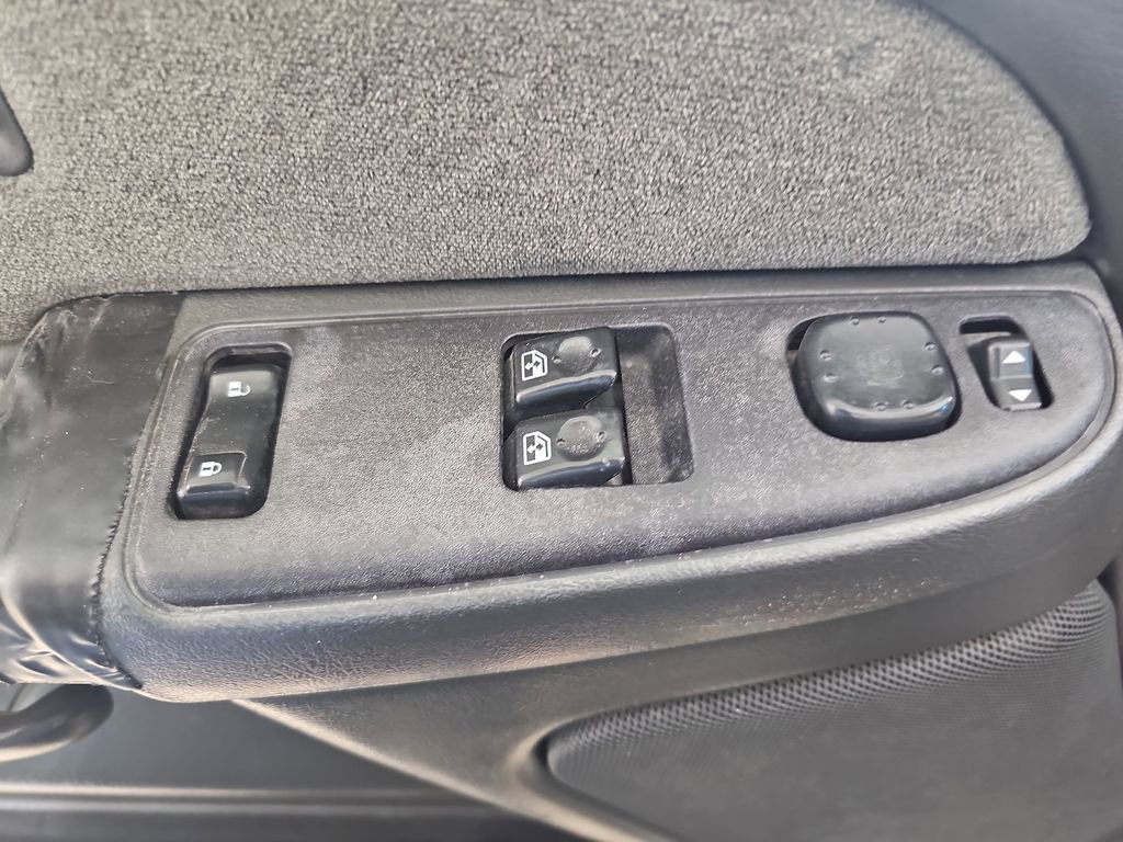 Used 2003 Chevrolet Silverado 2500 LS image 31