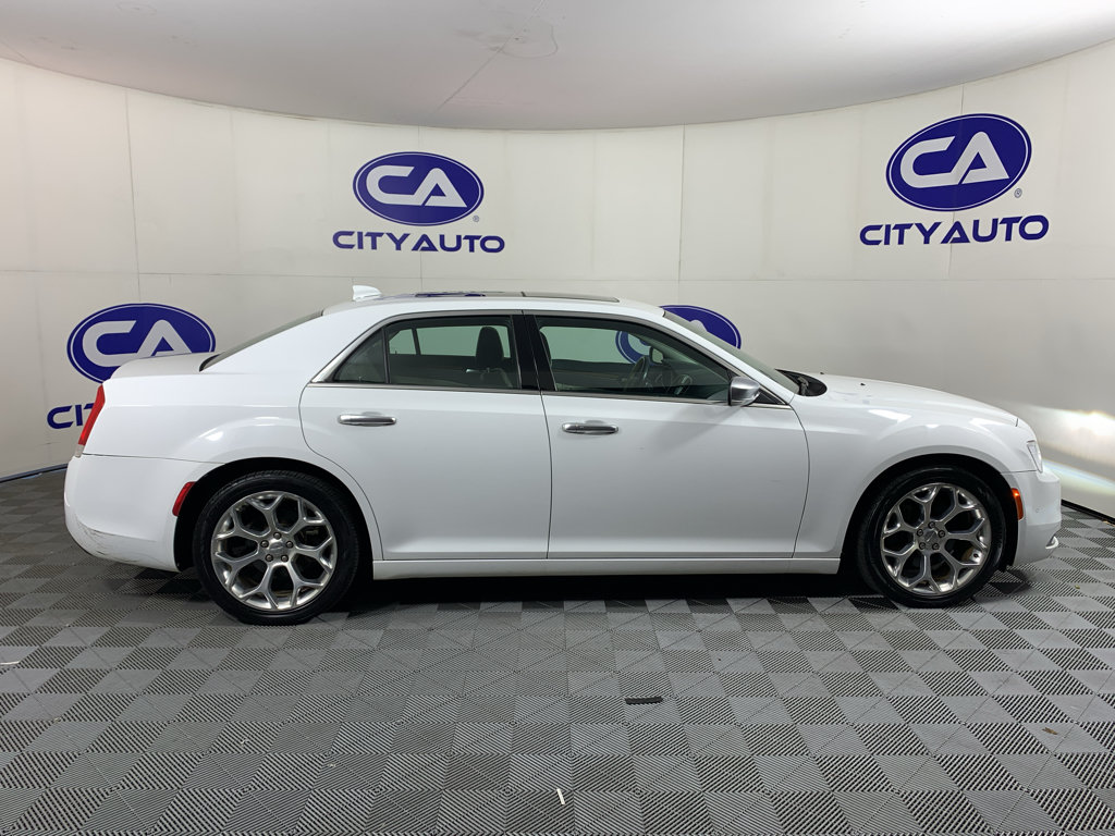 Used 2018 Chrysler 300 C w/ Sun, Sound & Nav Package RWD image 2