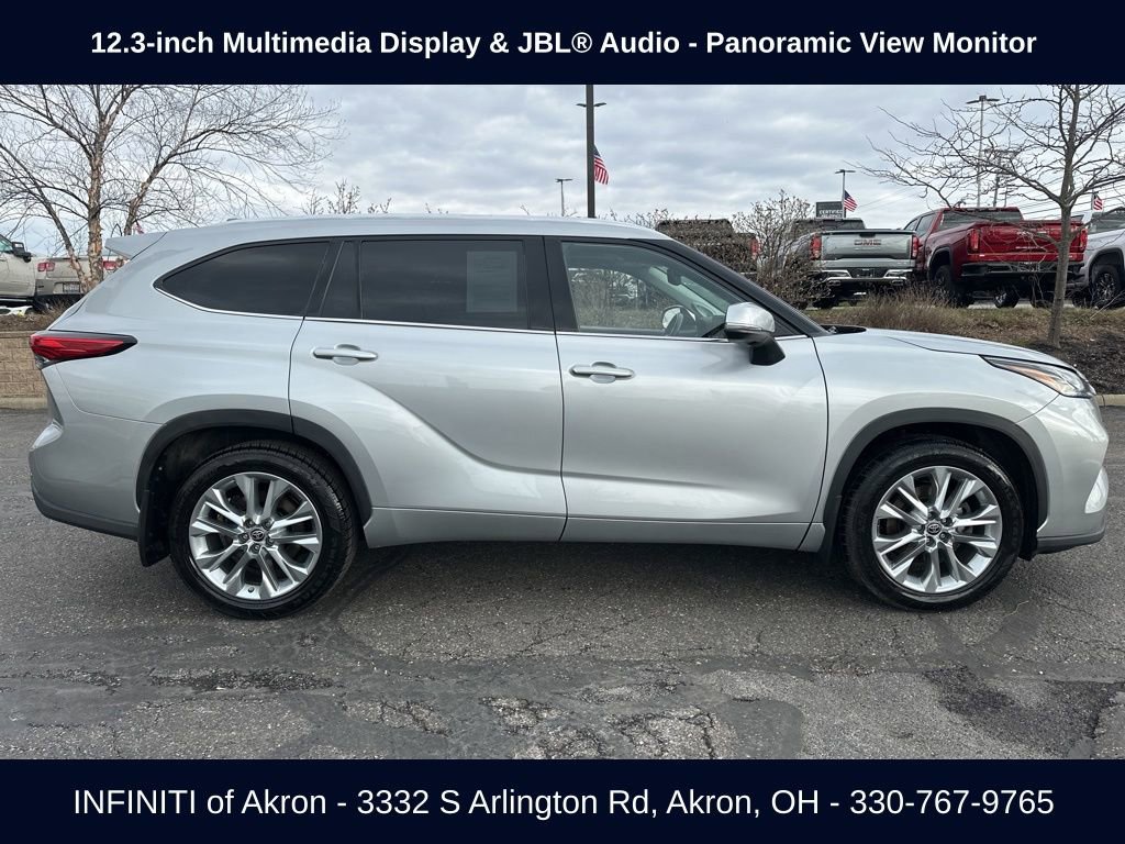 Used 2022 Toyota Highlander Limited image 16