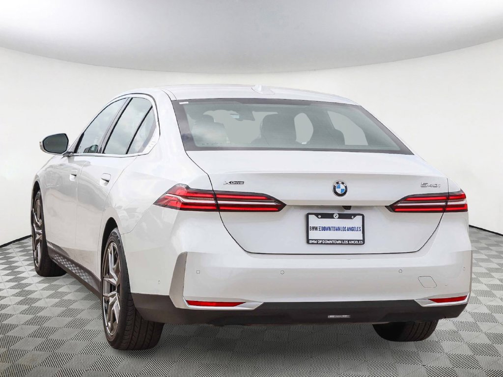 Used 2026 BMW 540i xDrive AWD/4WD image 8