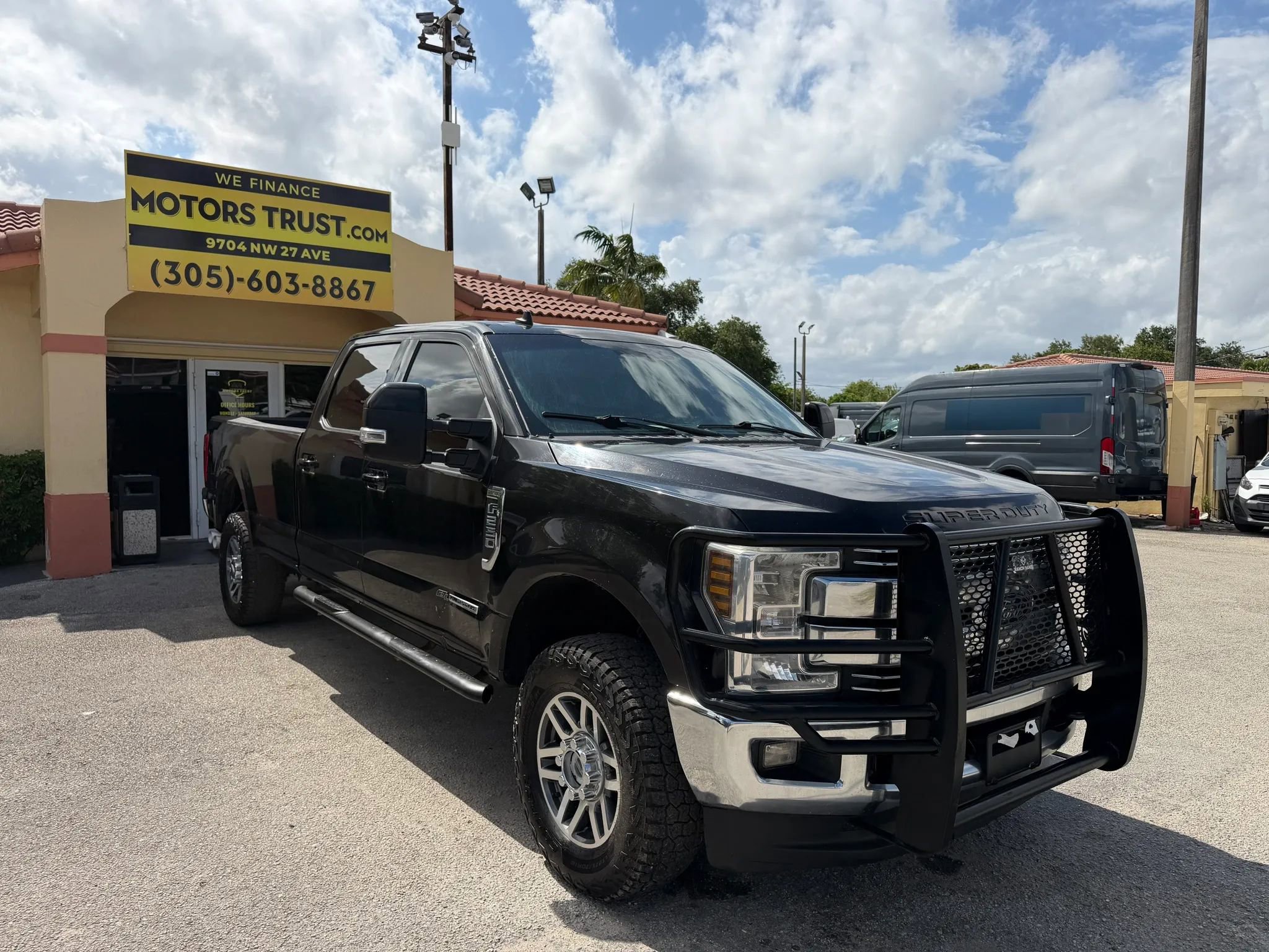Used 2019 Ford F250 Lariat w/ Camper Package AWD/4WD image 7