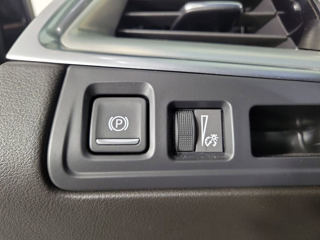 Certified 2024 Cadillac XT5 Luxury image 5