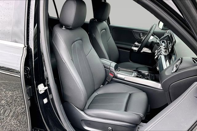 Certified 2025 Mercedes-Benz GLB 250 4MATIC image 31