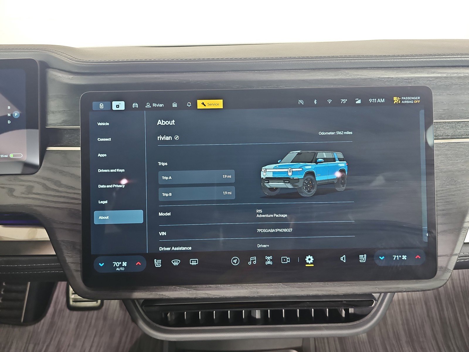 Used 2023 Rivian R1S Adventure image 29