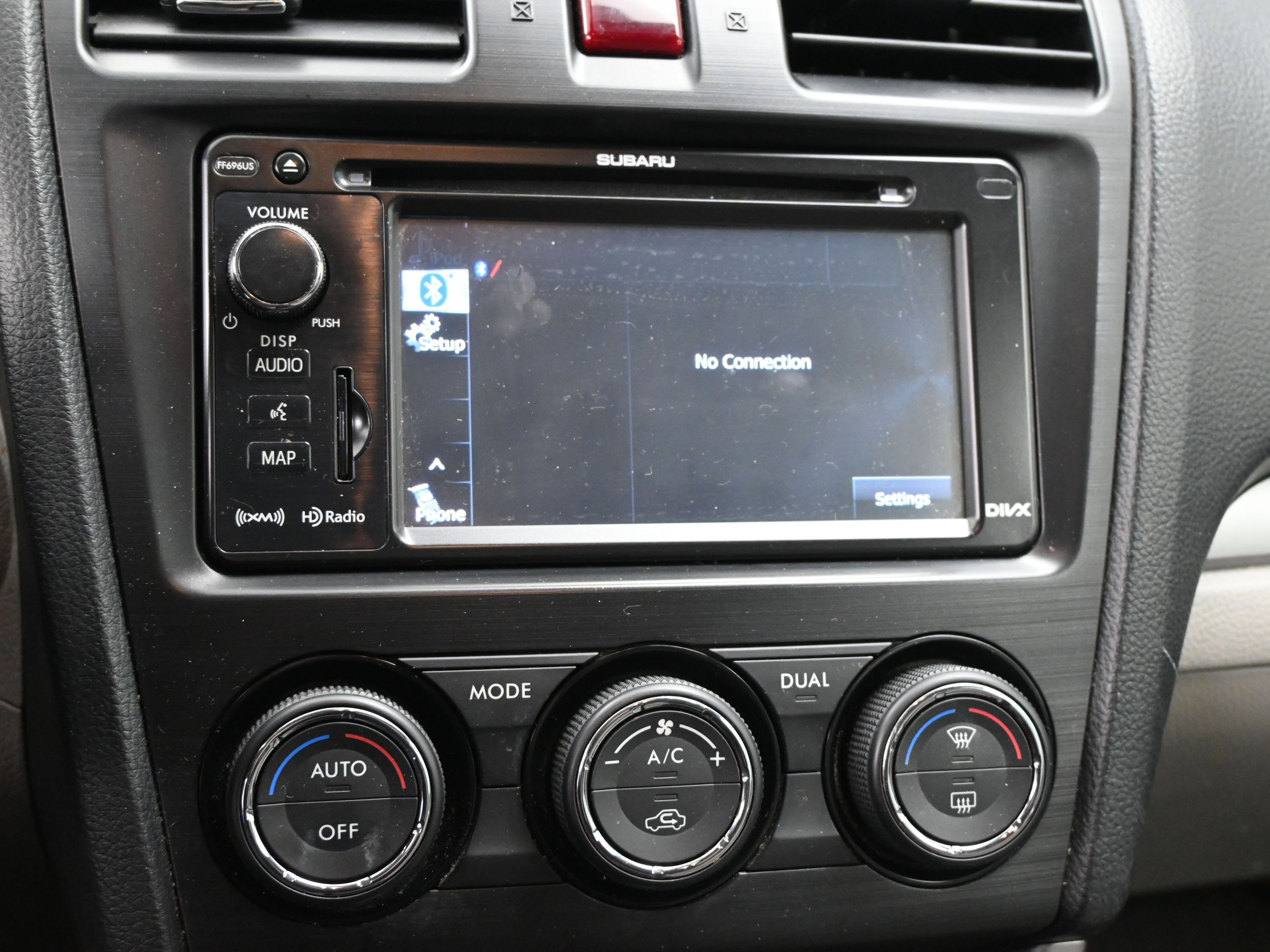 Used 2015 Subaru Forester 2.5i Touring w/ Eyesight & Navigation System image 12