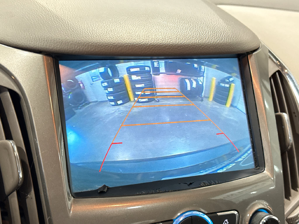 Used 2017 Chevrolet Cruze Premier FWD image 20