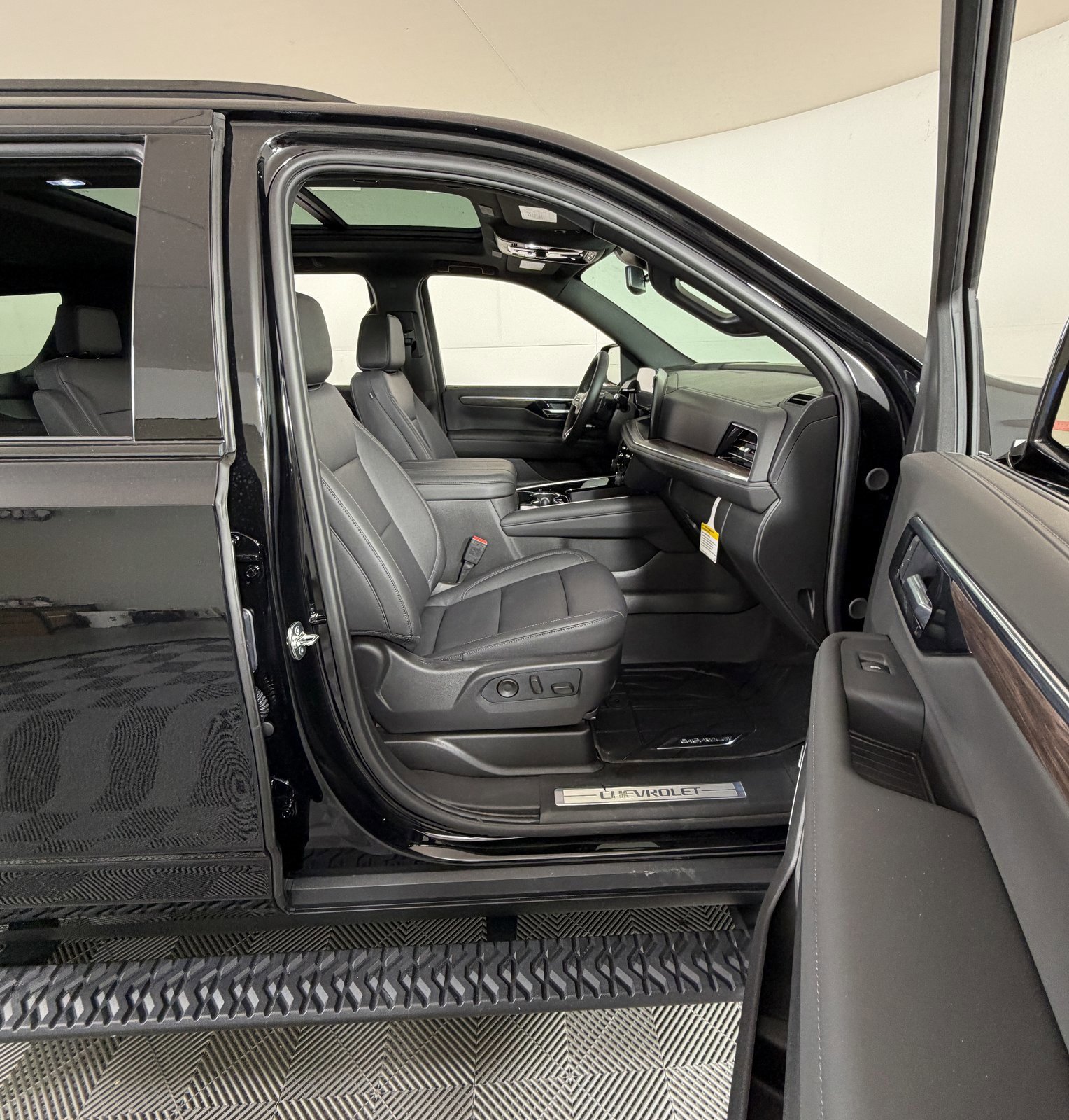 New 2026 Chevrolet Tahoe Z71 w/ Comfort Package image 5