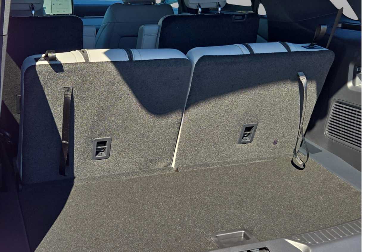New 2027 Ford Explorer Active RWD image 11