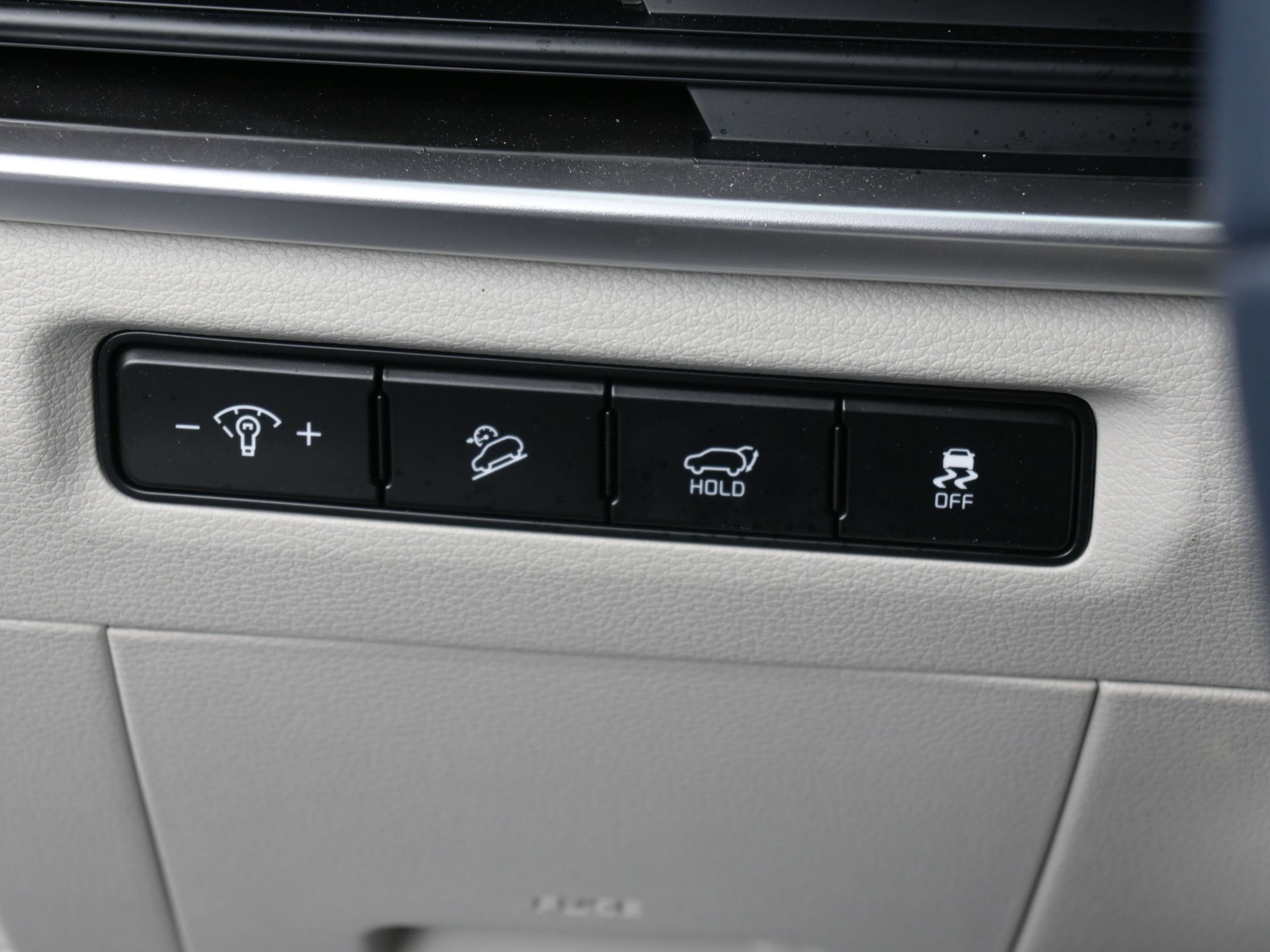 Used 2024 Kia Telluride EX w/ EX Captain's Chair Package image 26