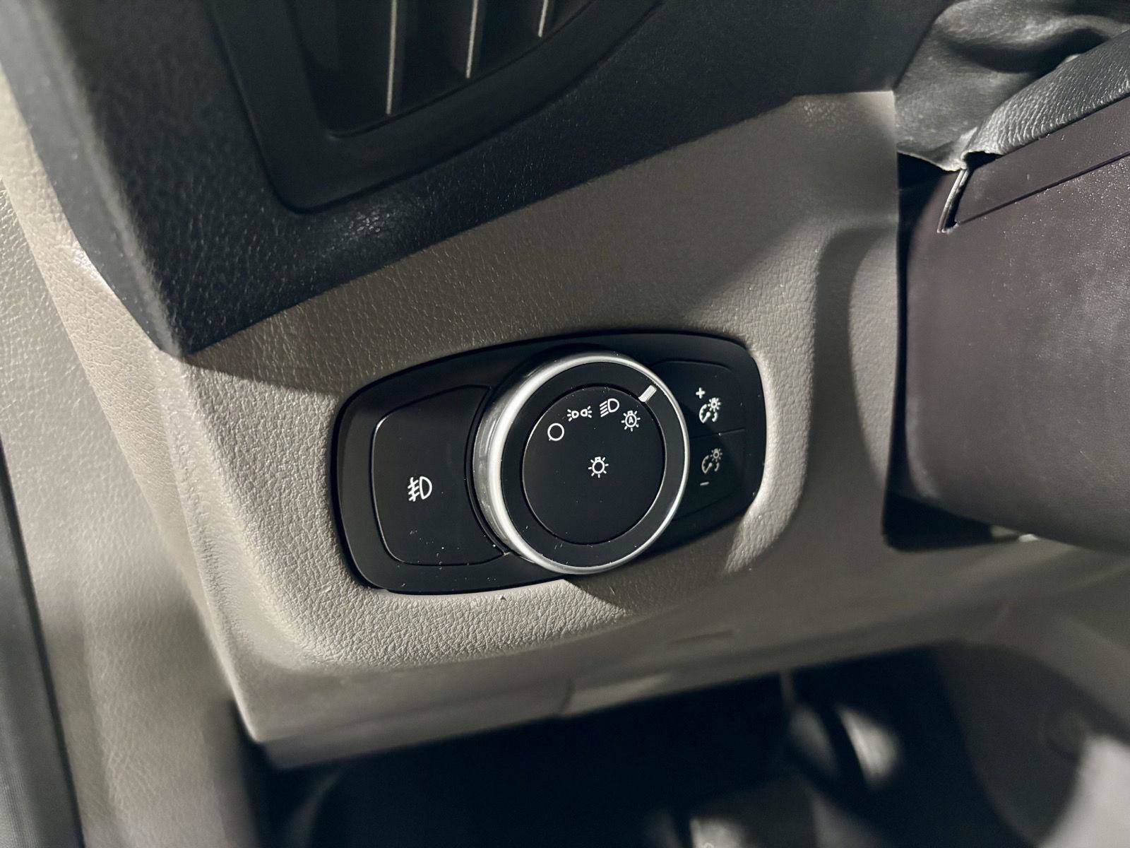 Used 2019 Ford Transit Connect XLT w/ Driver-Assist Package image 21