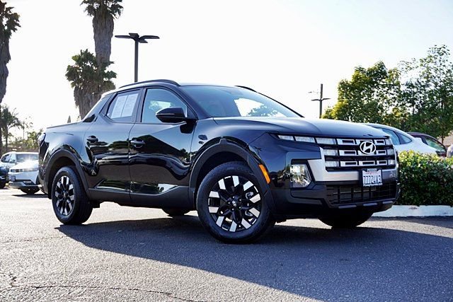 Certified 2025 Hyundai Santa Cruz SEL FWD image 2