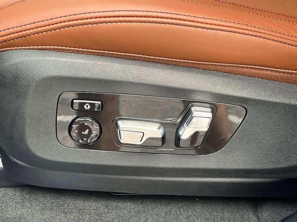 New 2026 BMW X7 M60i image 12