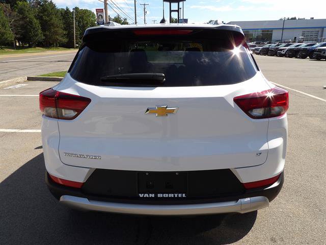 Certified 2026 Chevrolet TrailBlazer LT w/ Convenience Package FWD image 4