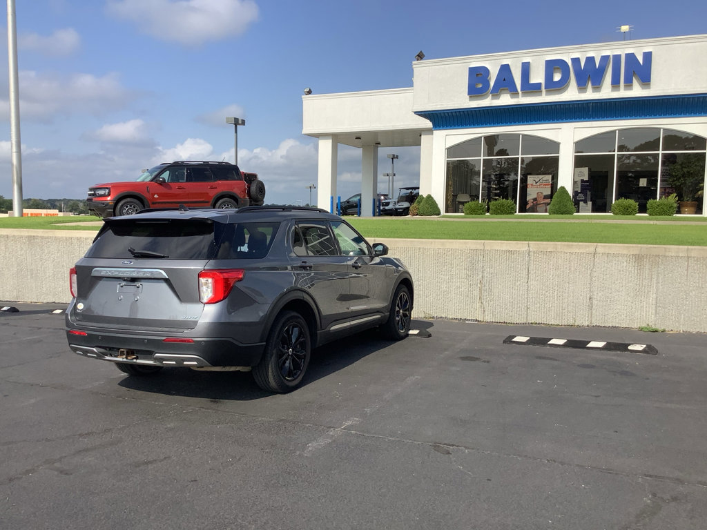Used 2022 Ford Explorer XLT w/ Equipment Group 202A image 7