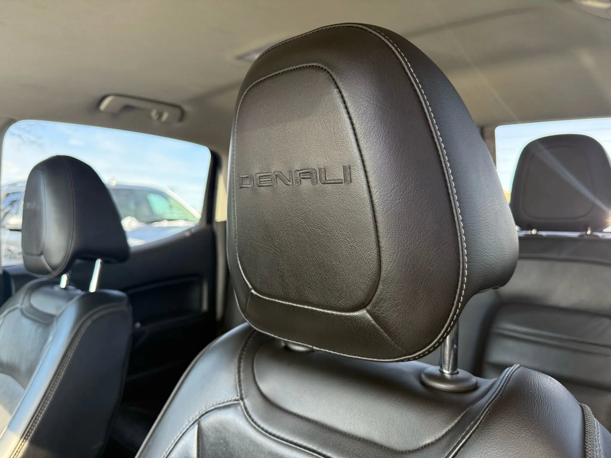 Used 2017 GMC Canyon Denali image 23